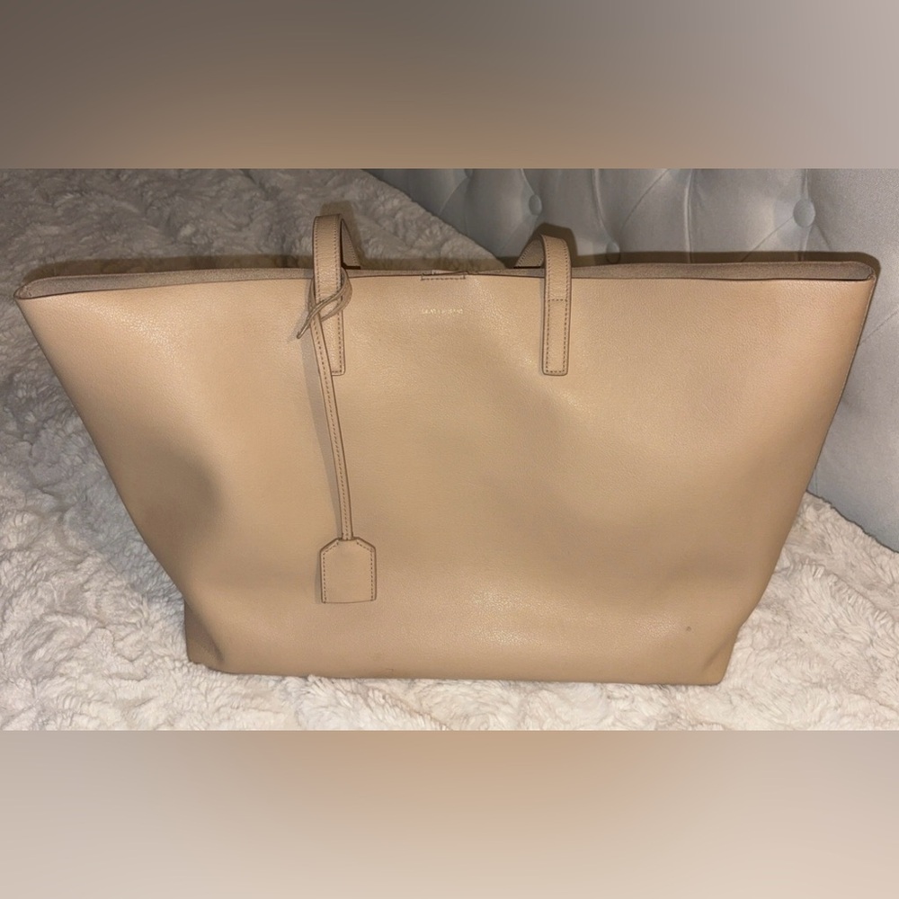 📍SOLD📍Saint Laurent East West Shopping Tote